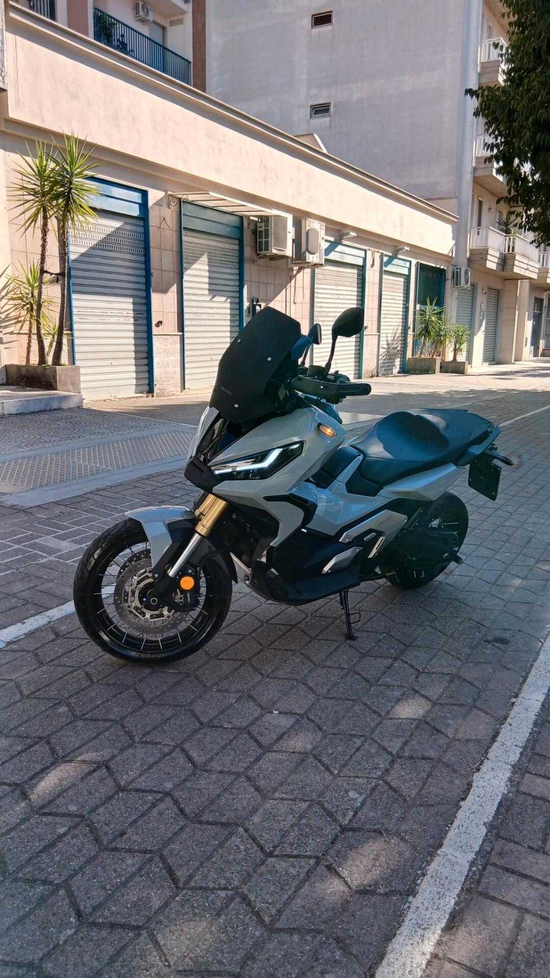 Honda X-ADV 750 PARI AL NUOVO