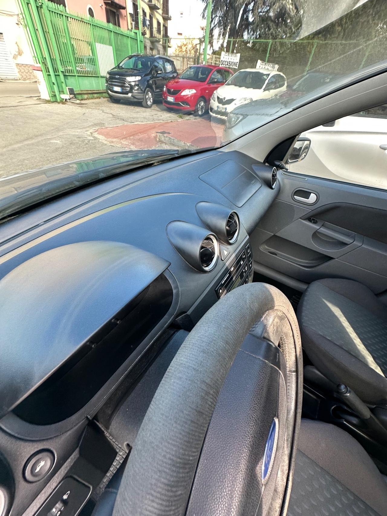 Ford Fiesta 1.2 16V 5p. Ghia