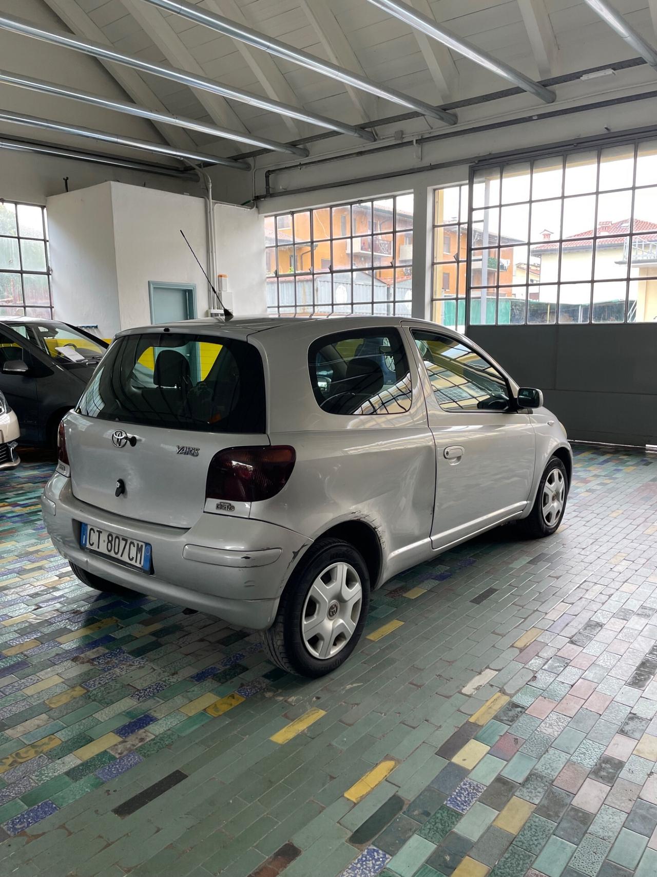 Toyota Yaris 1.4 tdi D-4D cat 3 porte