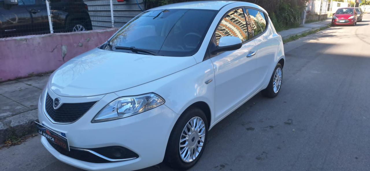 Lancia Ypsilon 1.2 69 CV 5 porte Silver Unico Propr.