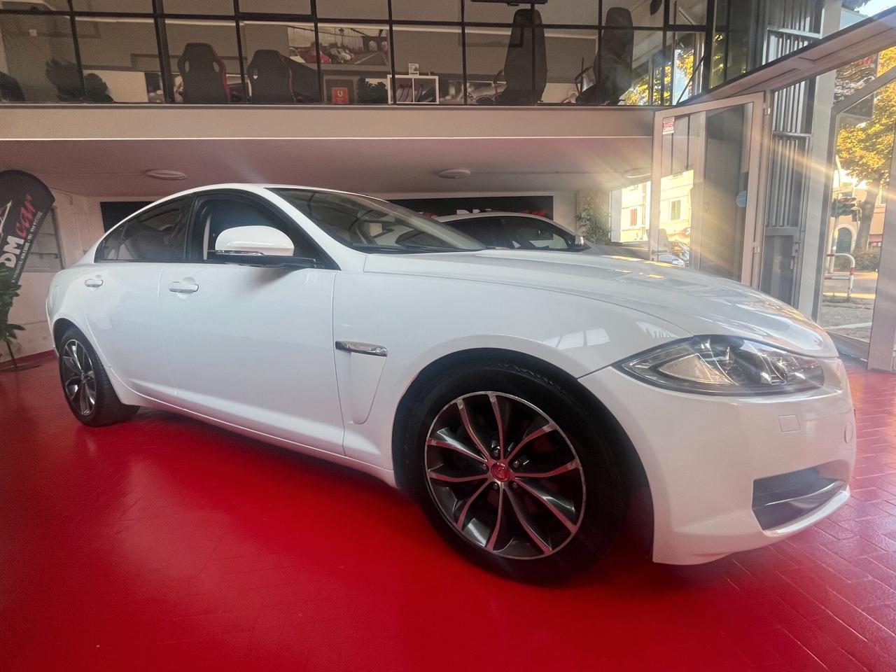JAGUAR XF 2,2 D PREMIUM LUXURY 190CV PELLE AUT. NAVI