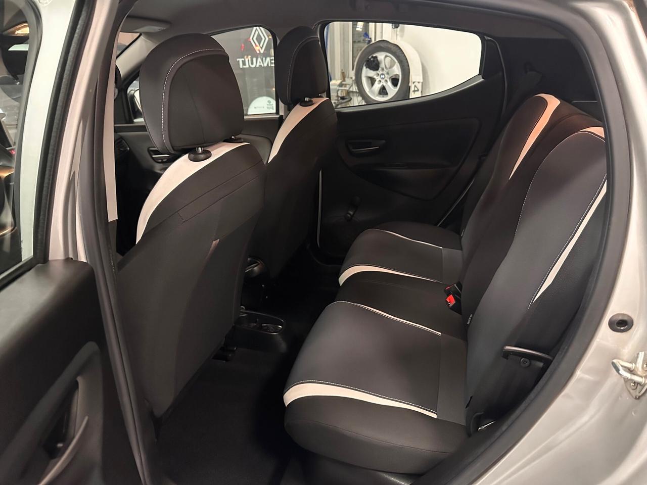 LANCIA YPSILON METANO (78000KM )