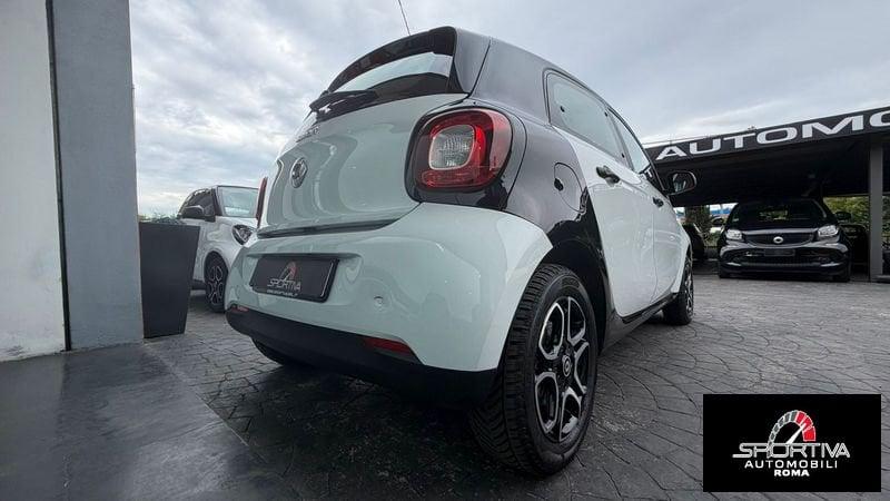 smart forfour RATA MENSILE 227,00 EURO 70 1.0 52kW superpassion