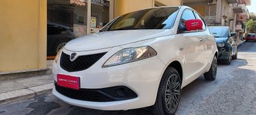 Lancia Ypsilon 1.2 69 CV 5 porte S&S Gold