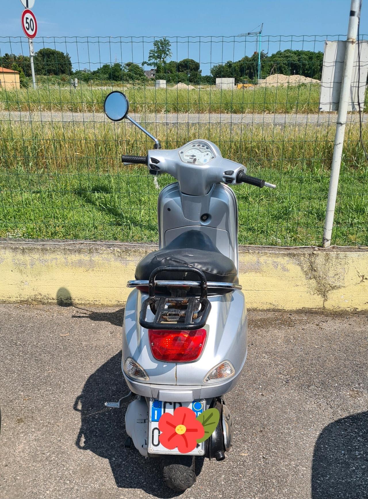 VESPA 150 (SCOOTER)