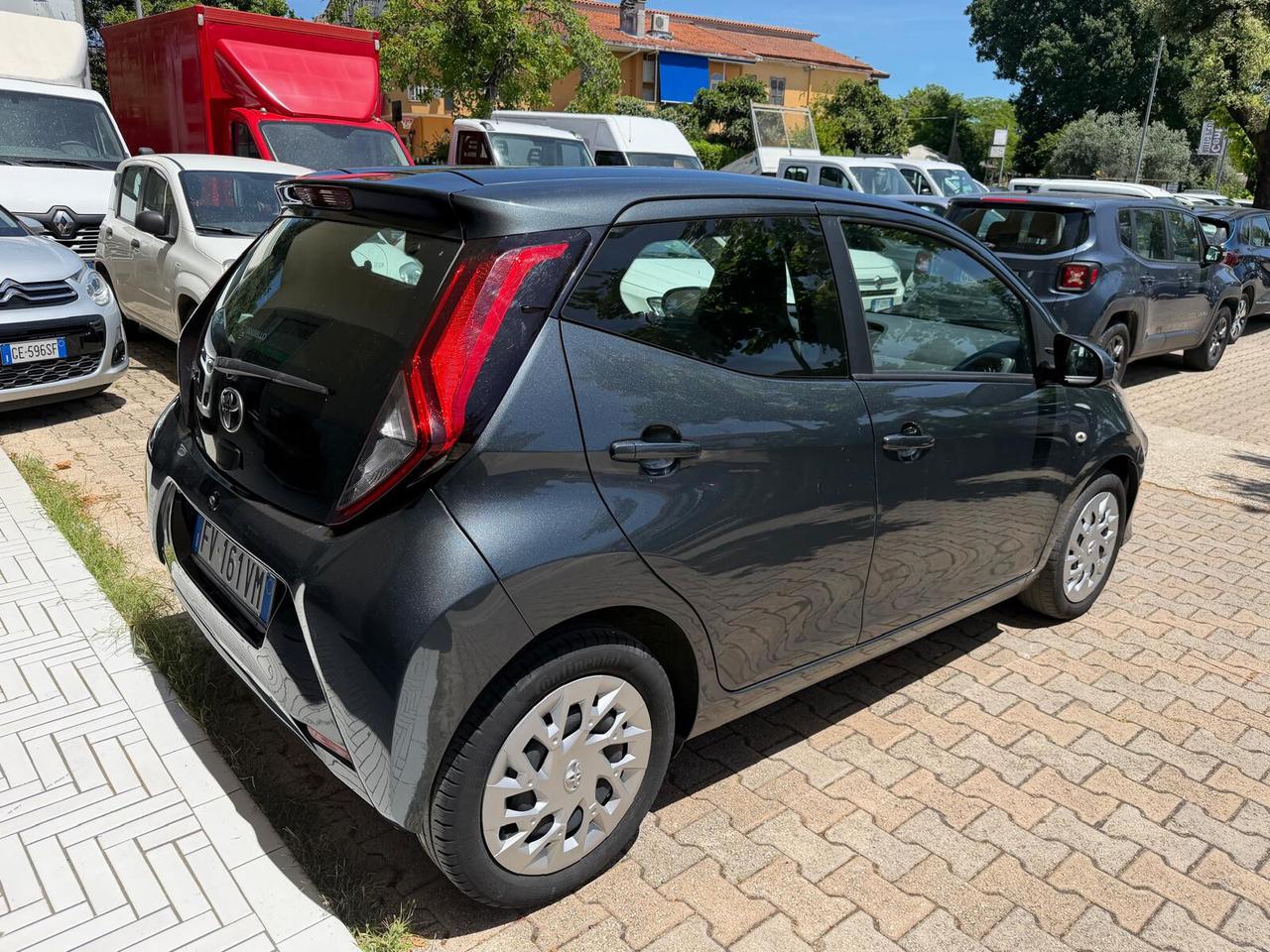 Toyota Aygo 1.0 VVT-i 72 CV 5 porte x-cool MMT