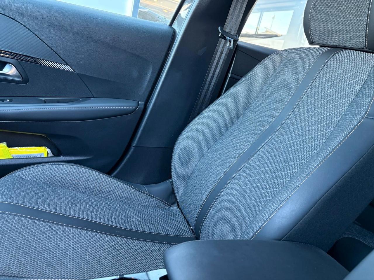 Peugeot 208 ALLURE PureTech 100 5 porte SPOTICAR