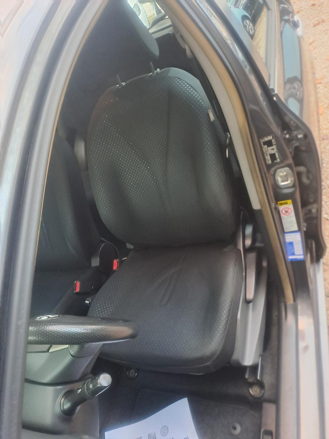 Toyota Yaris 1.3 5 porte Sol