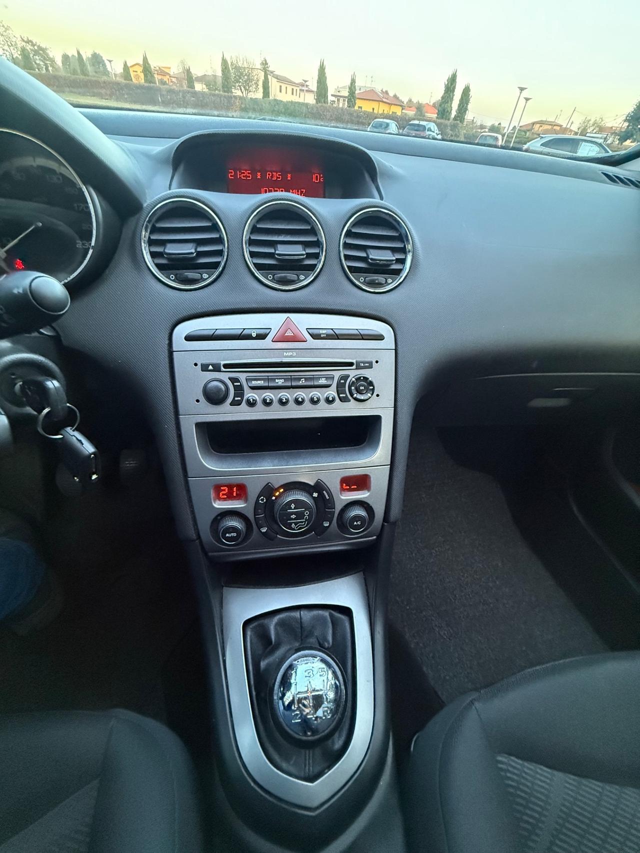 Peugeot 308 1.6 HDi 90CV FAP 5p. Premium