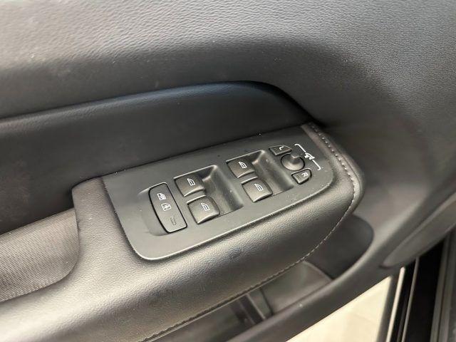 VOLVO XC60 B4 (d) aut Plus Dark N1 Tetto Panoramico Ap.