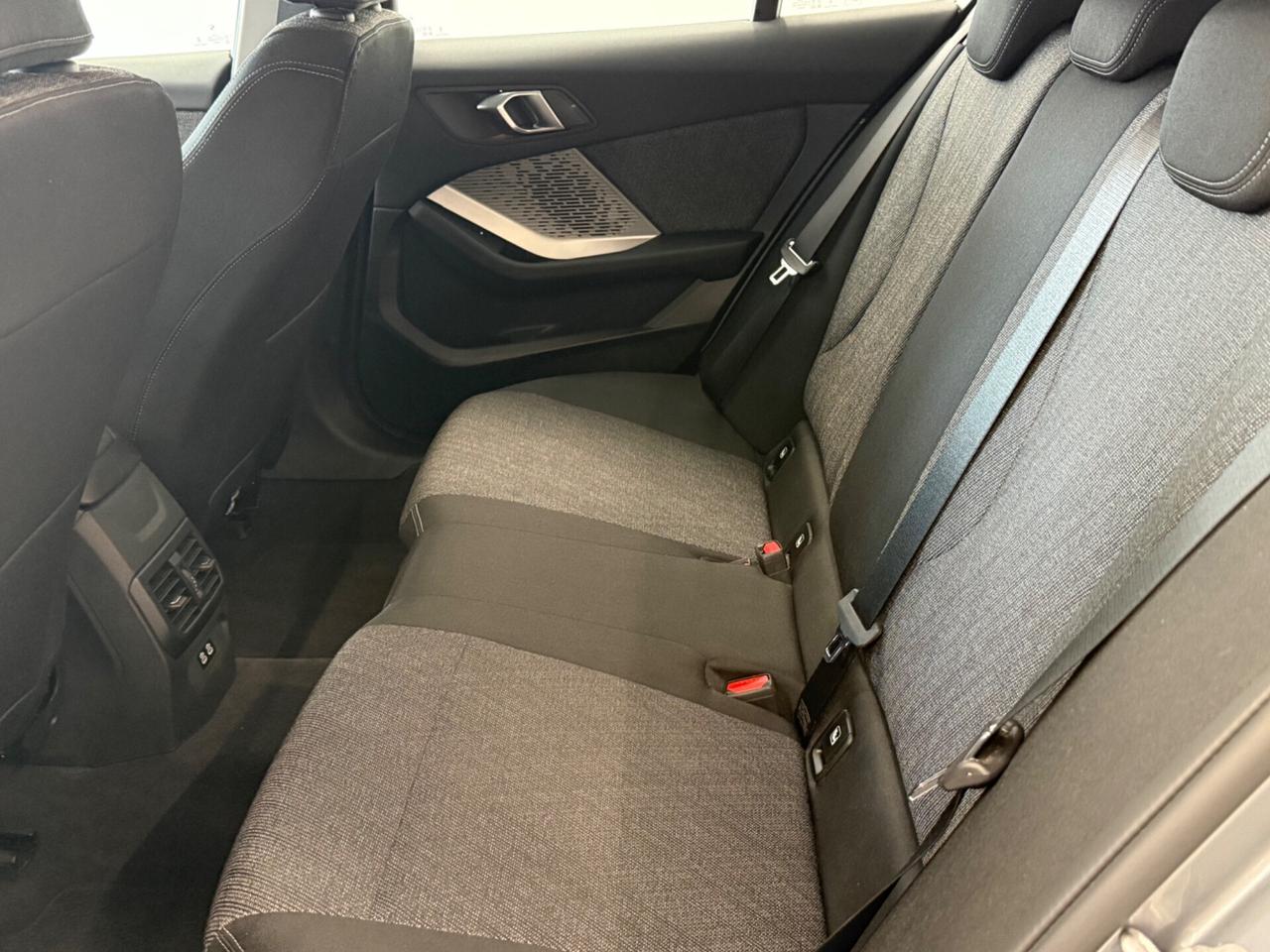 Bmw 120 48V 5p. BUSINESS