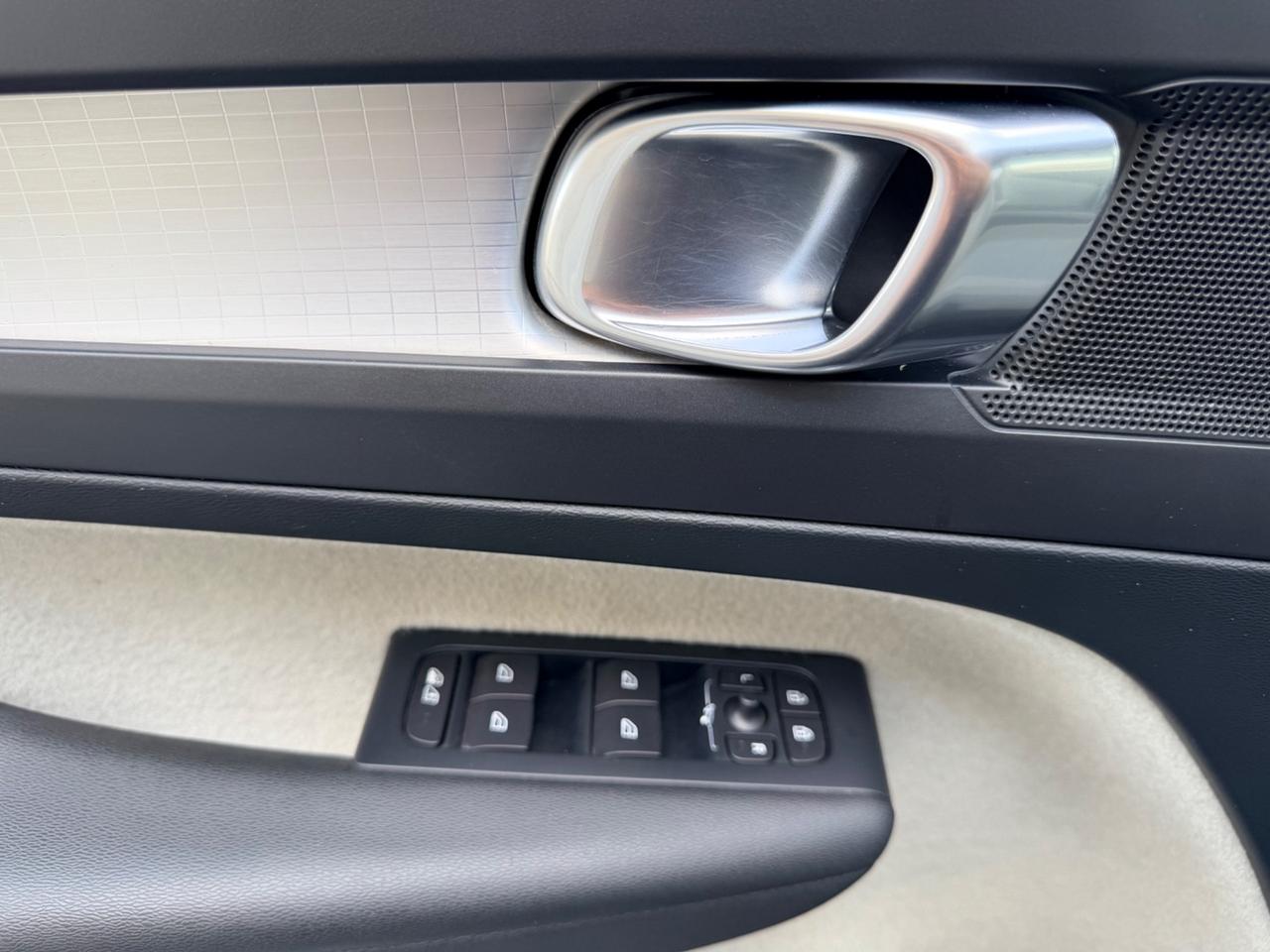 Volvo XC40 D3 AWD Geartronic Momentum in garanzia