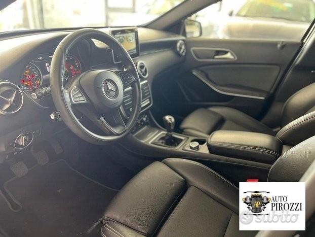 MERCEDES CLASSE A160 benzina del 2017 con 102000KM