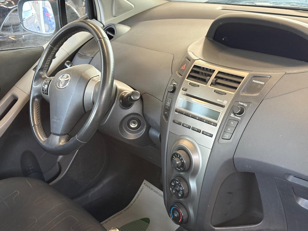 Toyota Yaris 1.0 5 porte Sol