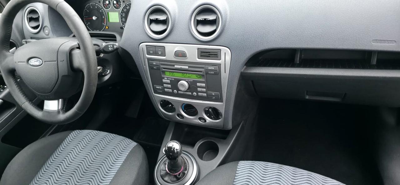 Ford Fusion UAV 1.4 16V automatica neopatentati