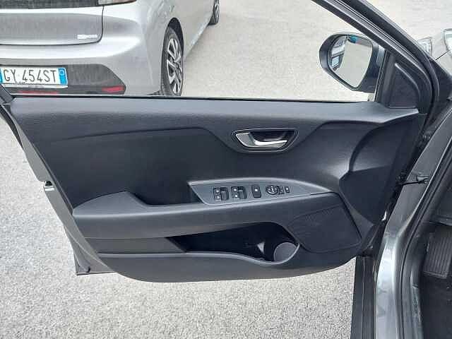 Kia Stonic 1.2 MPI Style TT