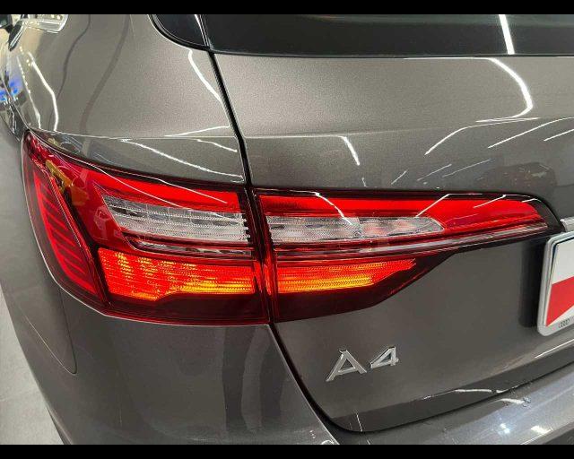 AUDI A4 Avant 40 TDI quattro S tronic Business Advanced