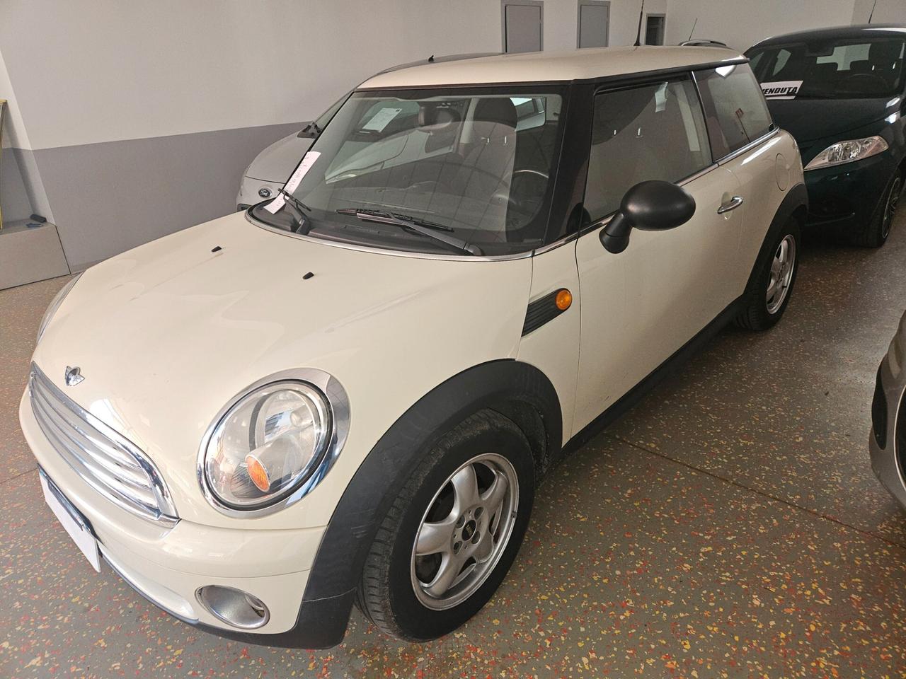Mini 1.4 16V One ok neopatentati