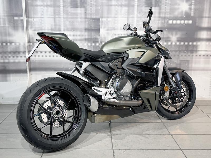 Ducati Streetfighter V2