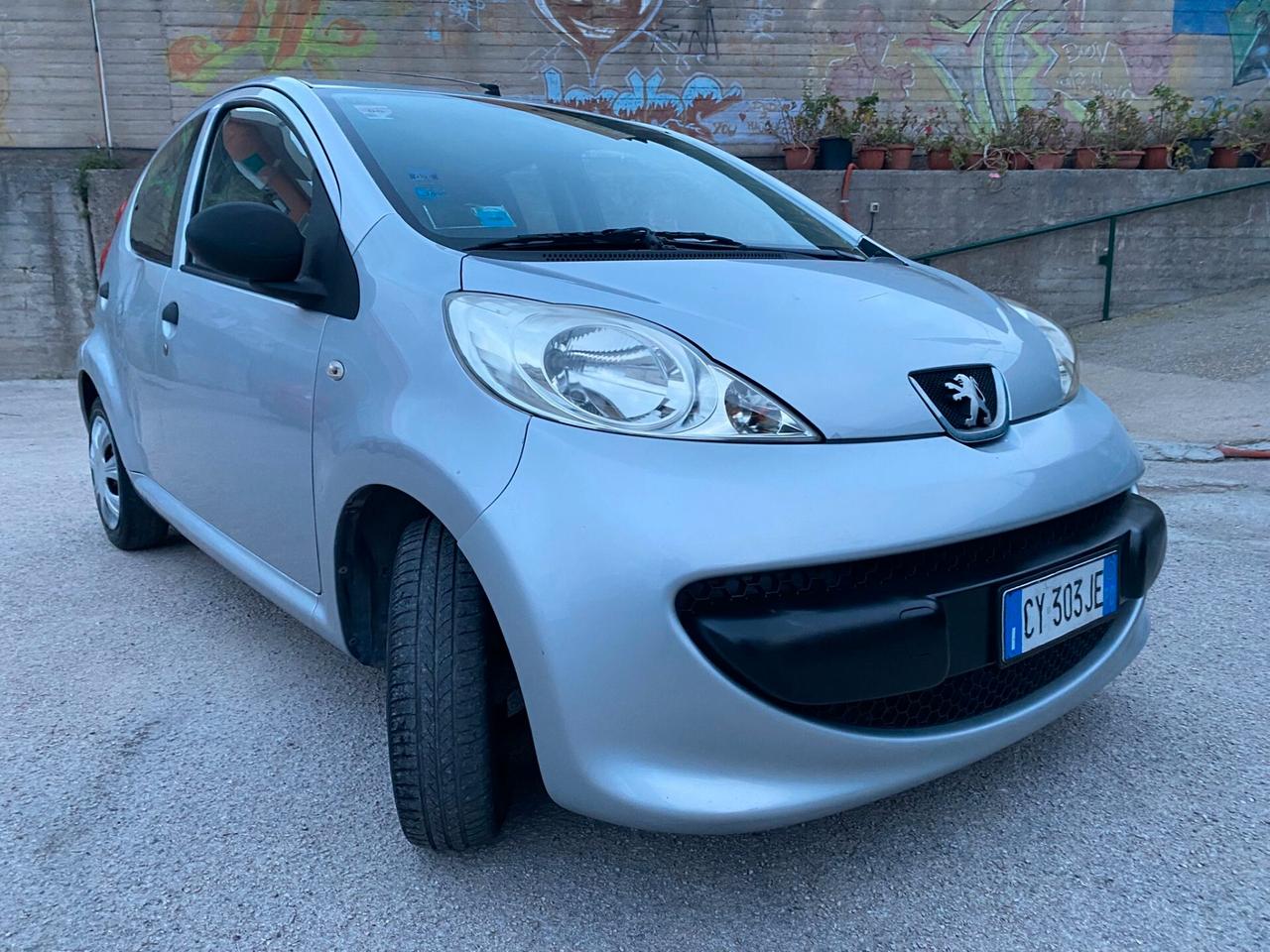 Peugeot 107 1.0benz 68cv full 5p 2006