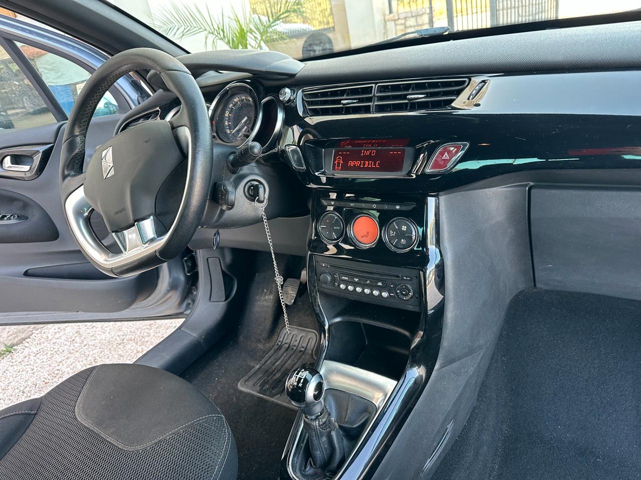 Citroen DS3 3 1.6 e-HDi 90 So Chic Garantita