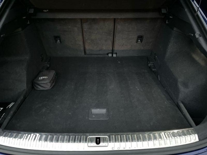 Audi Q3 I 2019 Sportback 35 2.0 tdi Identity Black s-tronic