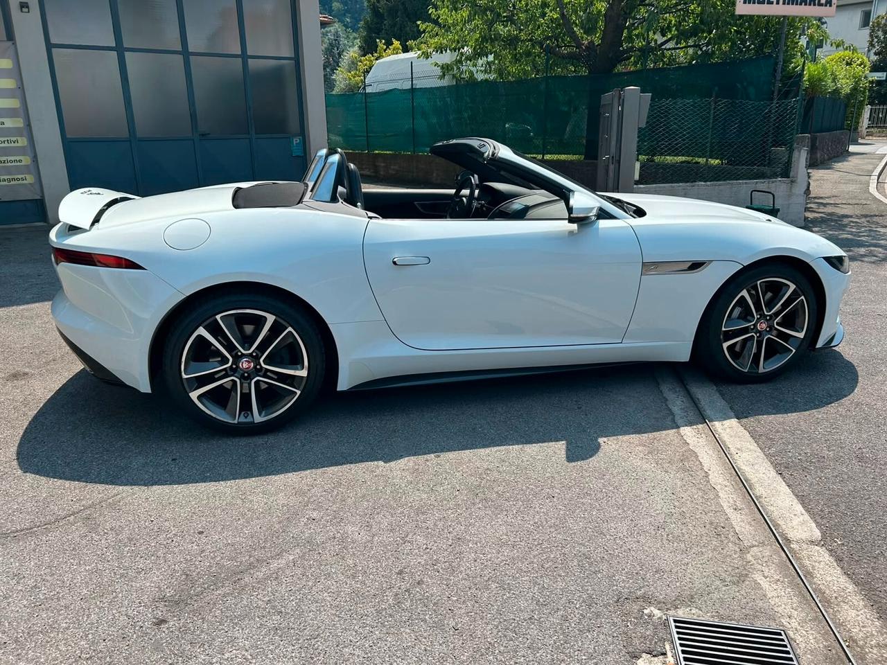 Jaguar F-Type 2.0 aut. Convertibile R-Dynamic 2021