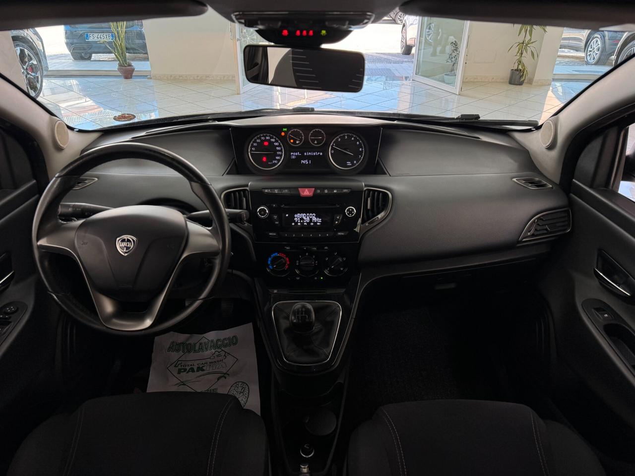 Lancia Ypsilon 1.2 69 CV 5 porte Silver