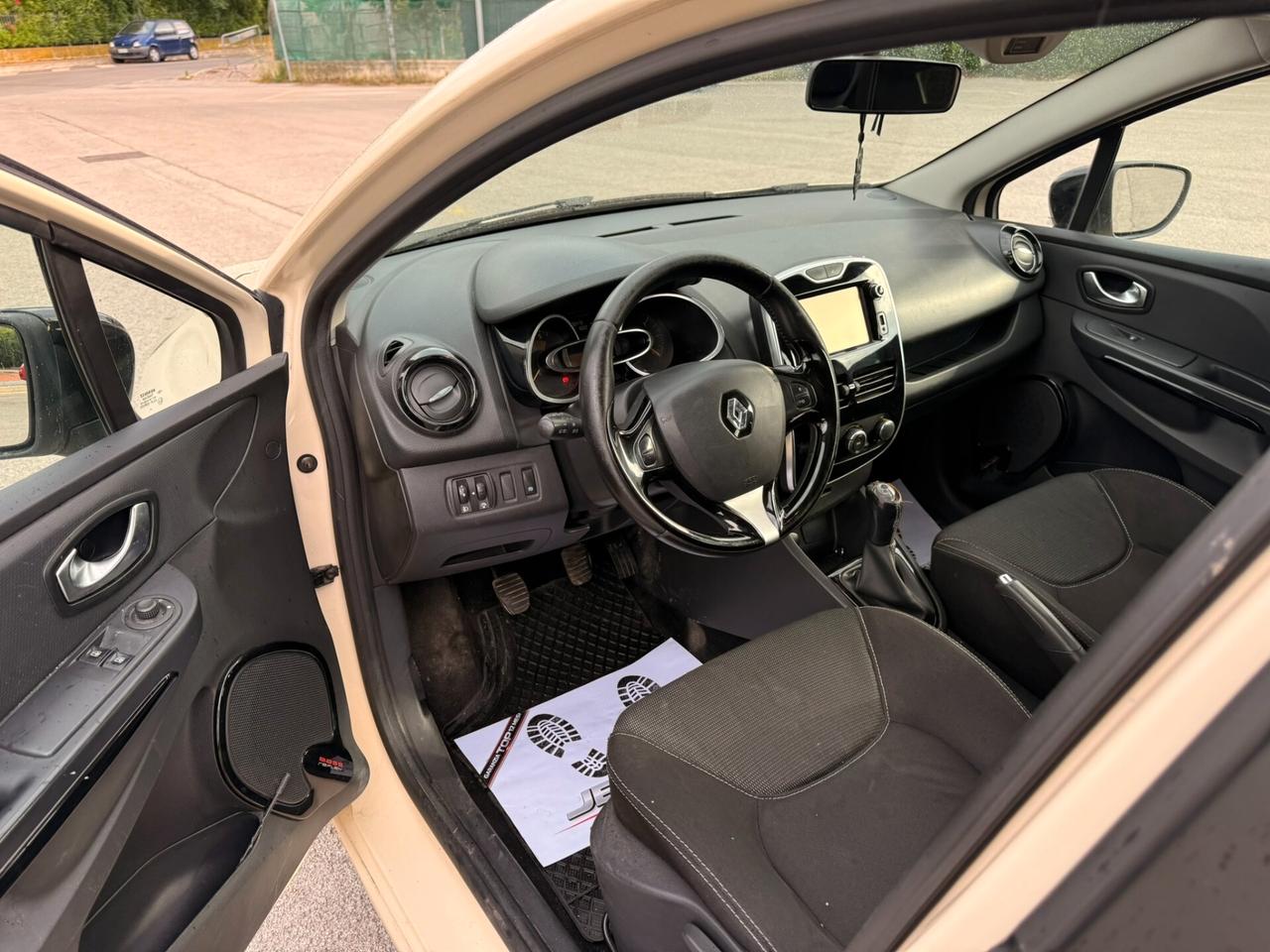 Renault Clio 2015 GARANZIA 12 MESI