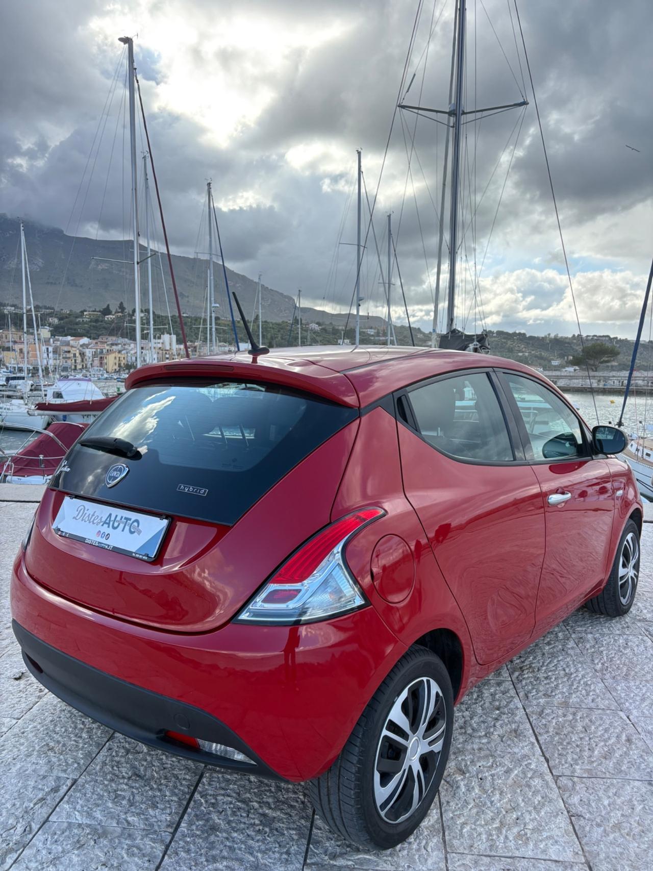 Lancia Ypsilon 1.0 FireFly 5 porte Hybrid