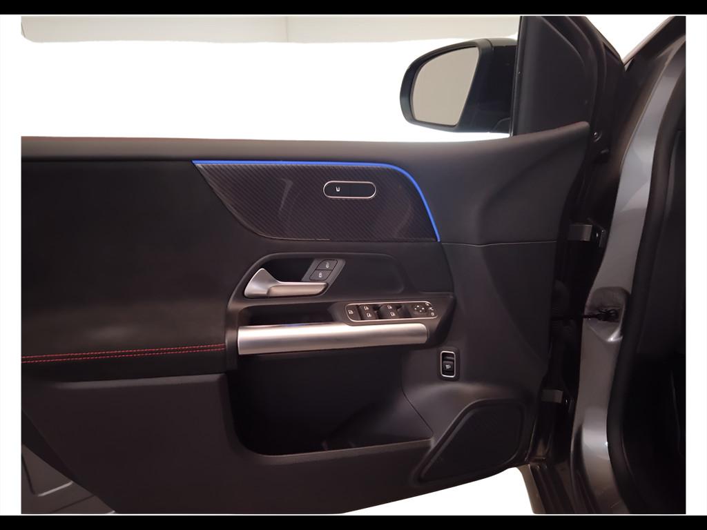 Mercedes-Benz Classe B - W247 2023 - B 180 d AMG Line Advanced Plus auto