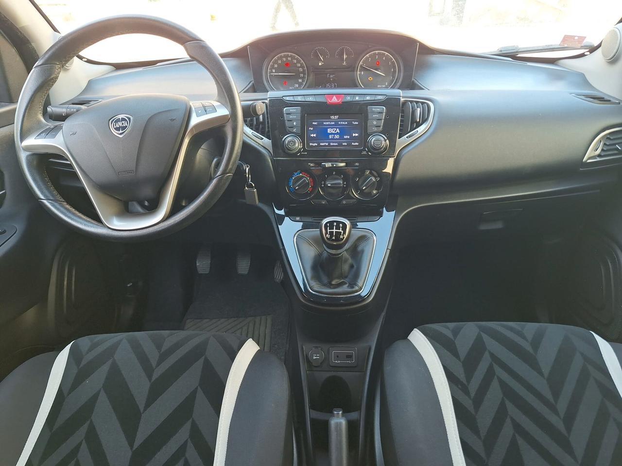 Lancia Ypsilon 1.2 69 CV 5 porte GPL Ecochic Silver