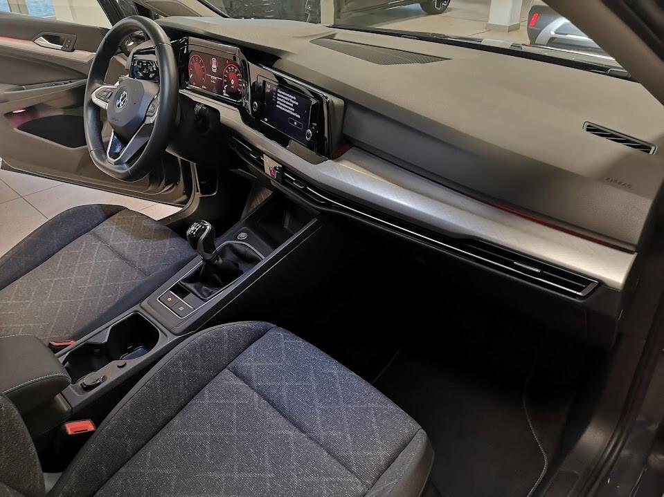 Volkswagen Golf 1.0 TSI EVO Life 81 KW 32.517 KM