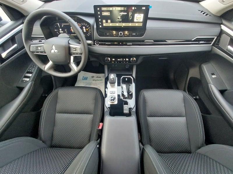 Mitsubishi Outlander PHEV 2.4 PHEV INFORM MY26 306CV