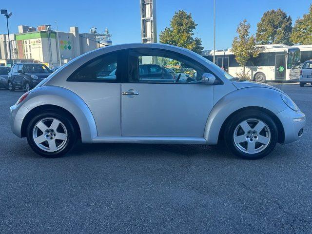 VOLKSWAGEN New Beetle 1.6