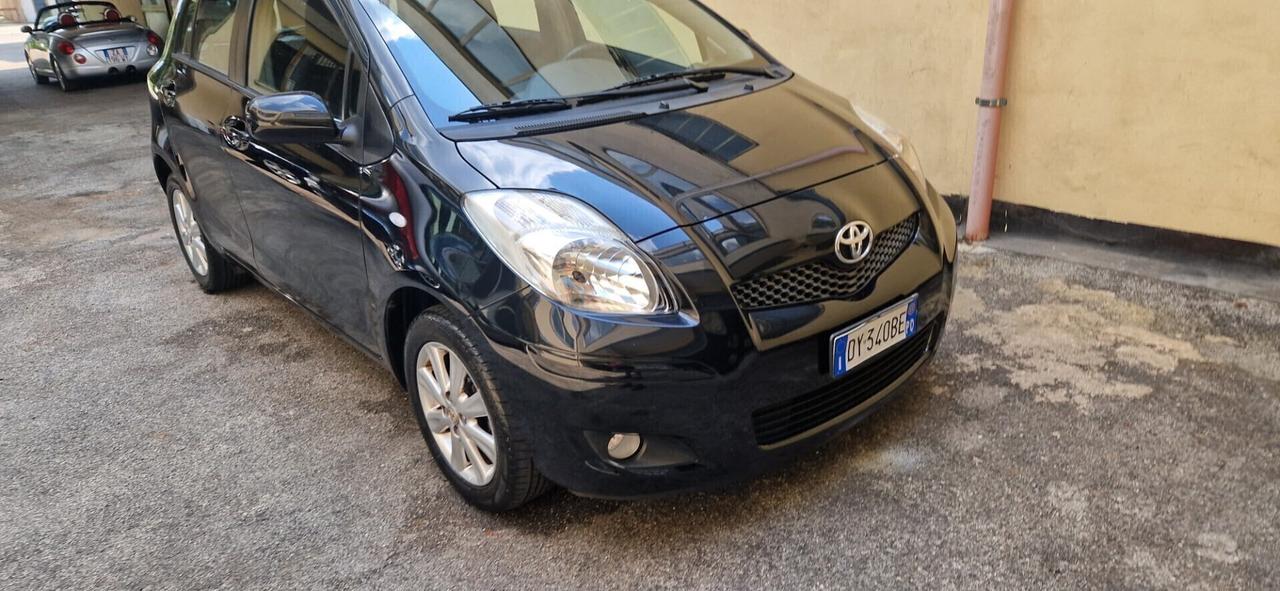 Toyota Yaris 1.0 5 porte Sol