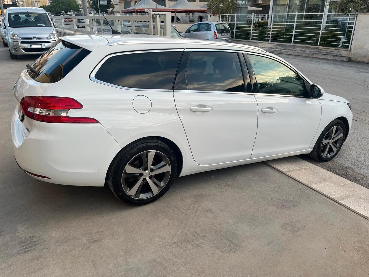 Peugeot 308 BlueHDi 120 S&S SW Allure