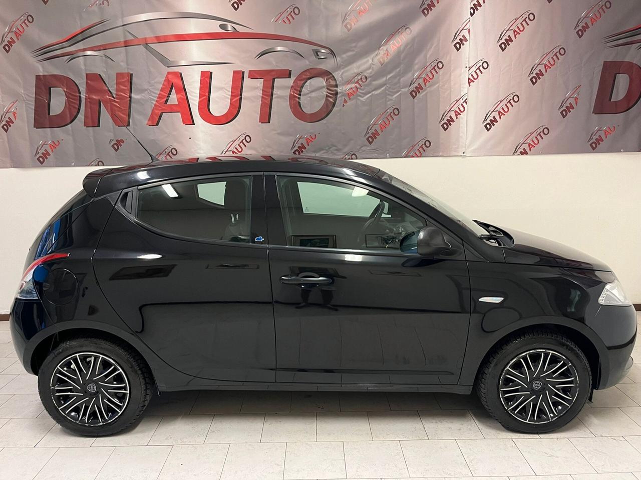 Lancia Ypsilon 1.2 69 CV 5 porte S&S Elefantino Blu