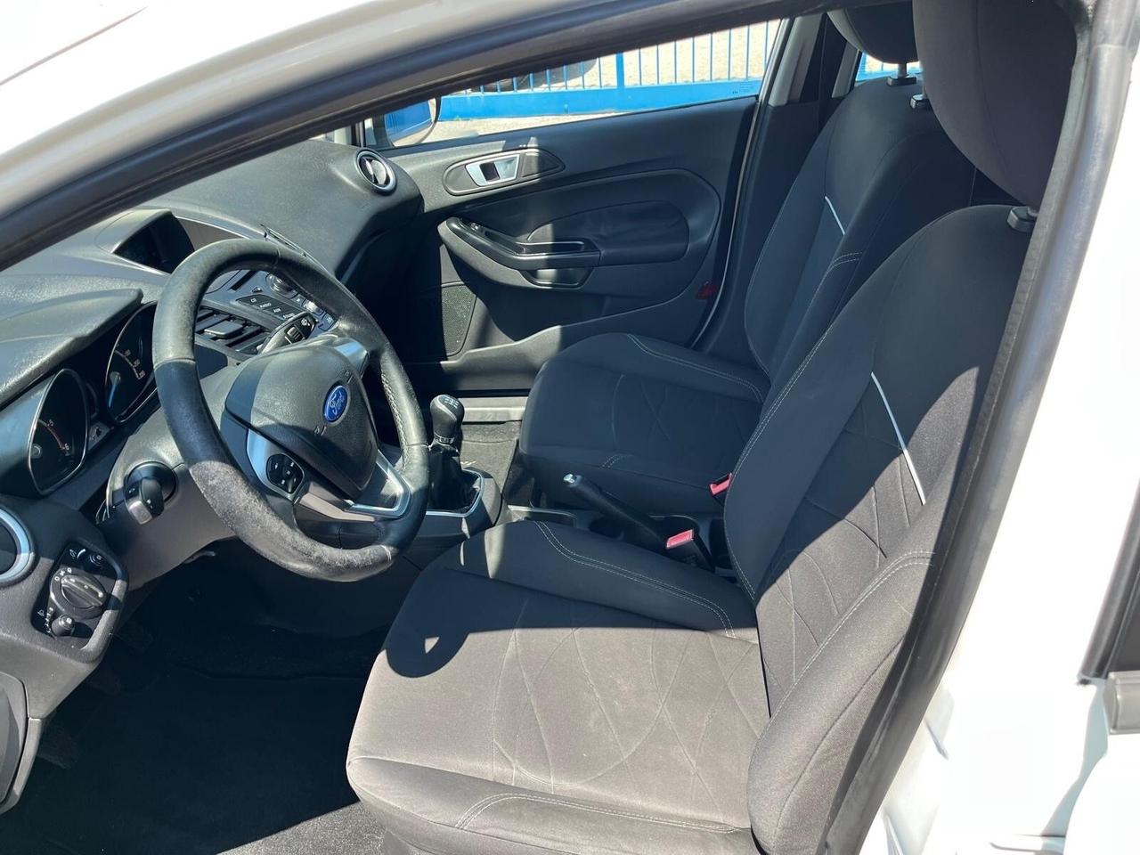 Ford fiesta 5P-1.5 tdci/75 cv-full-2013