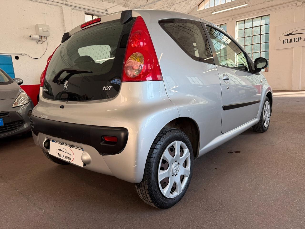 Peugeot 107 1.0 68CV 3p. AUTOMATICA - 1 PROPRIETARIO