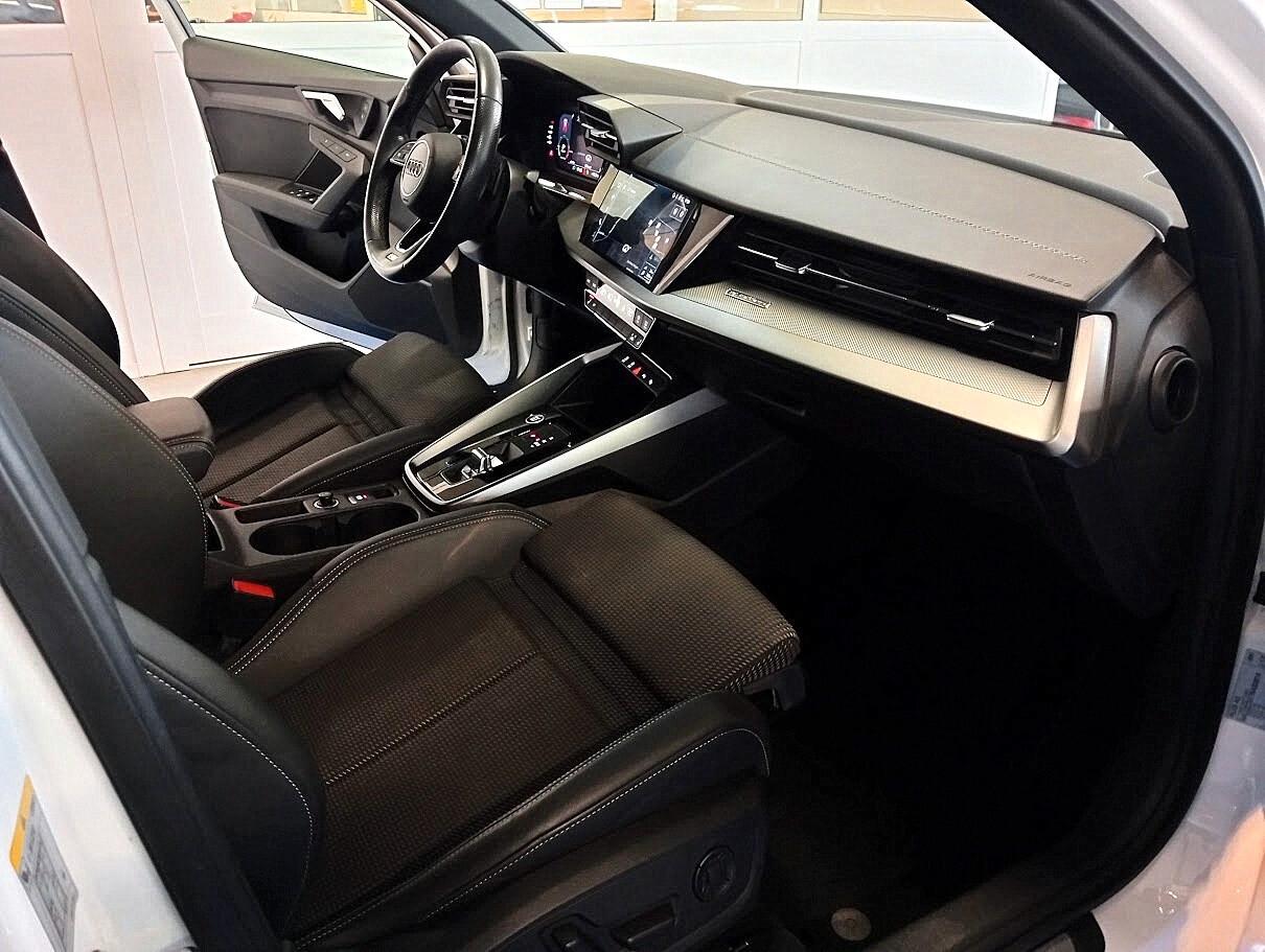 Audi A3 Sportback 40 2.0 TDI 200CV SLINE QUATTRO 19" IDENTITY BLACK