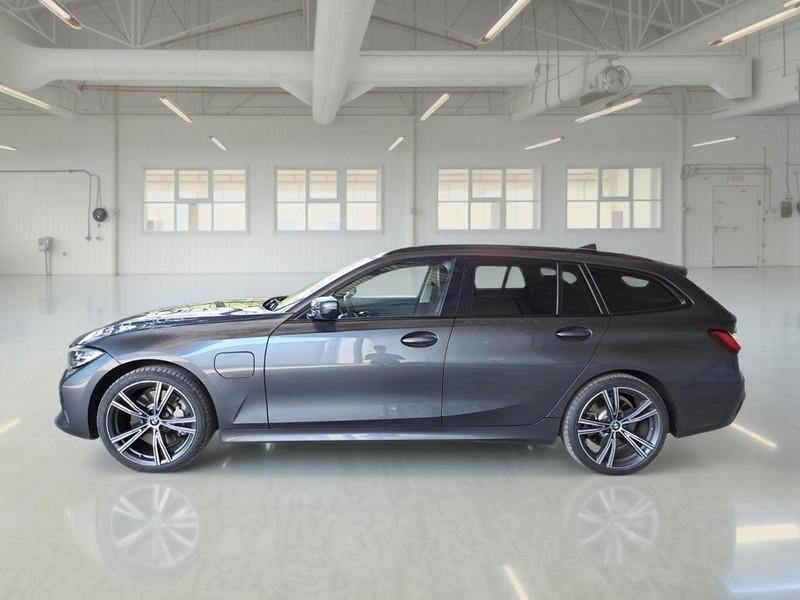 BMW 330 xDrive Business Advantage Touring auto