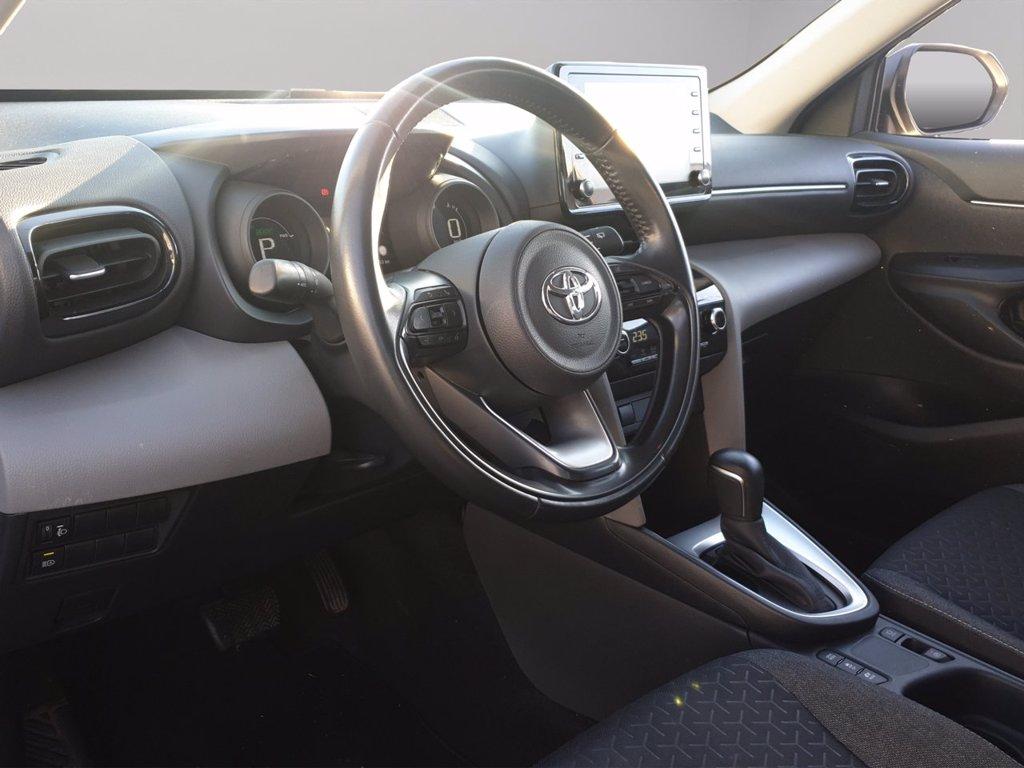 TOYOTA Yaris cross 1.5h active fwd 116cv e-cvt del 2022