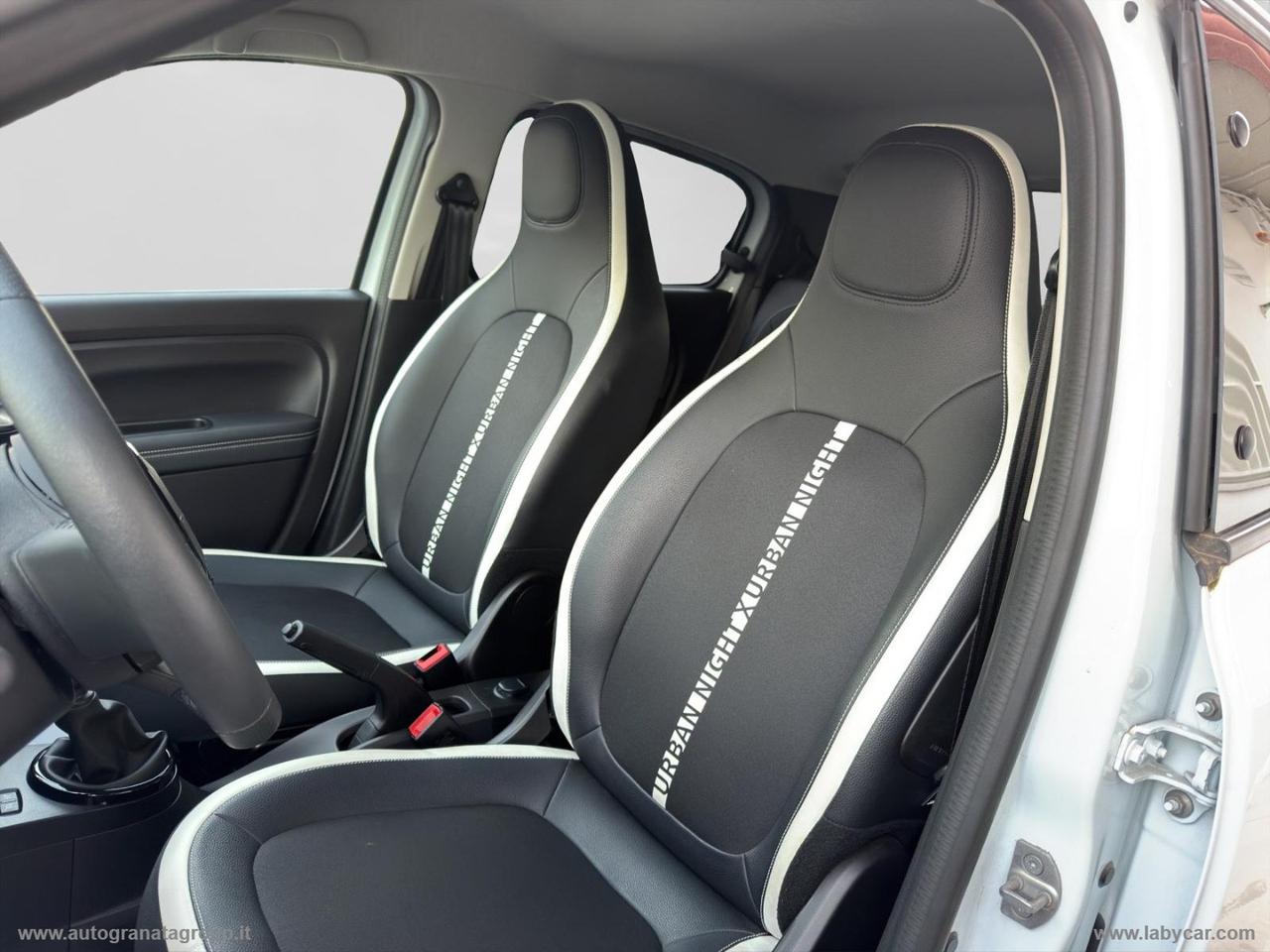 RENAULT Twingo SCe 65 CV Urban Night PARI NUOVO!