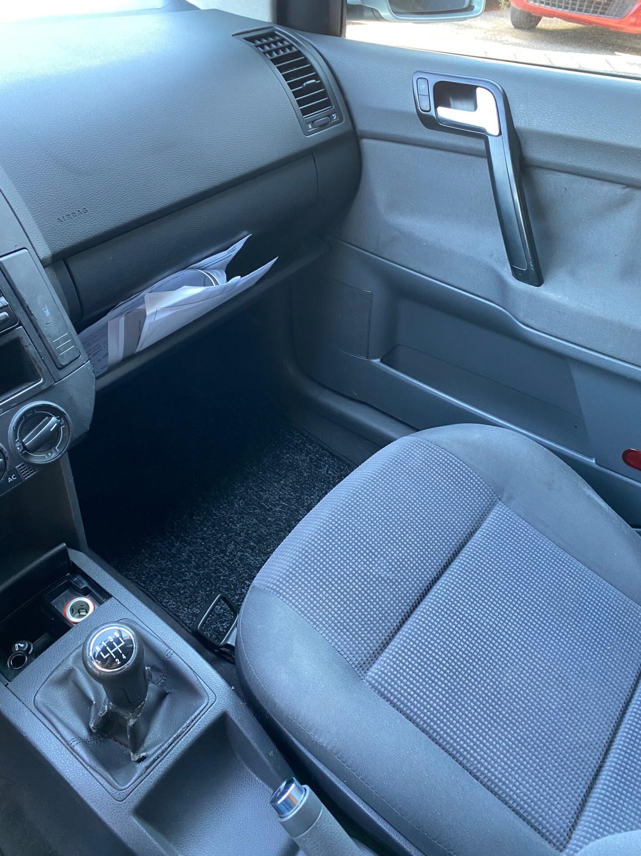 Volkswagen Polo 1.2 5p. Neop 90.000km