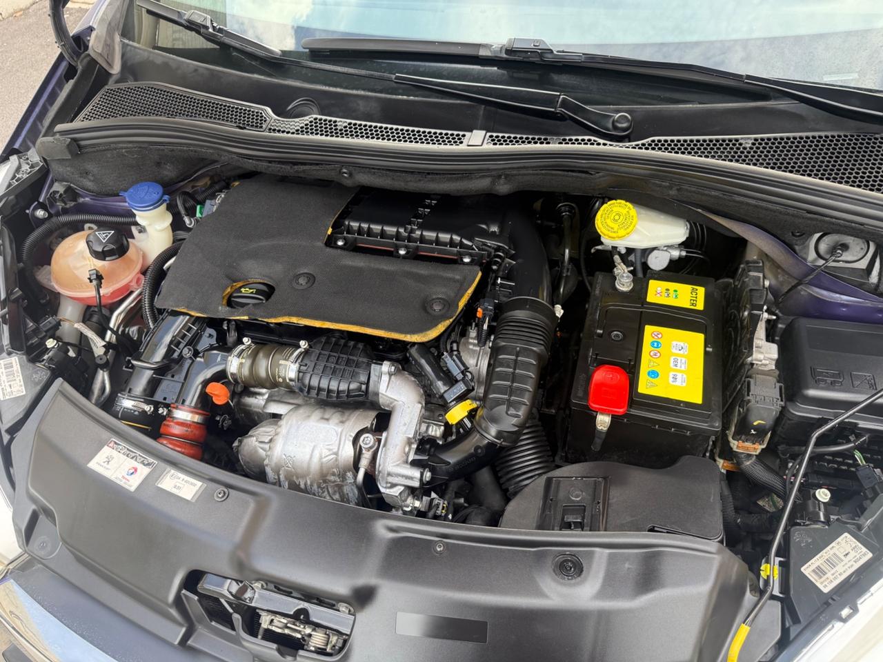 Peugeot 208 Allure 1.6diesel - 2015