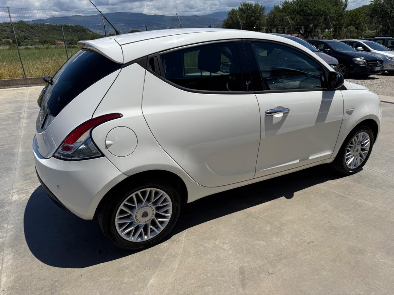 Lancia Ypsilon 0.9 TwinAir 85 CV Cambio Automatico