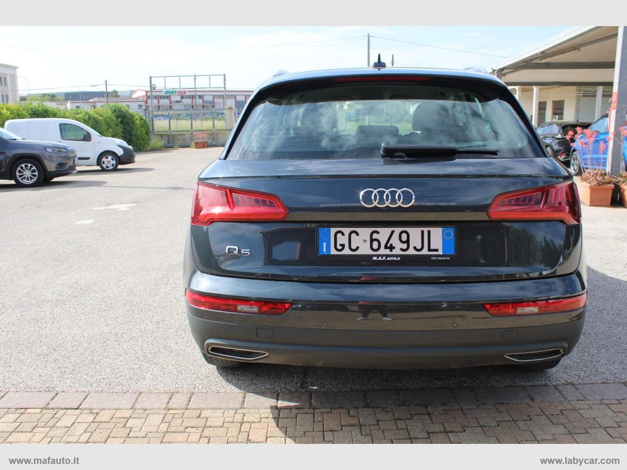 AUDI Q5 35 TDI S tronic Business