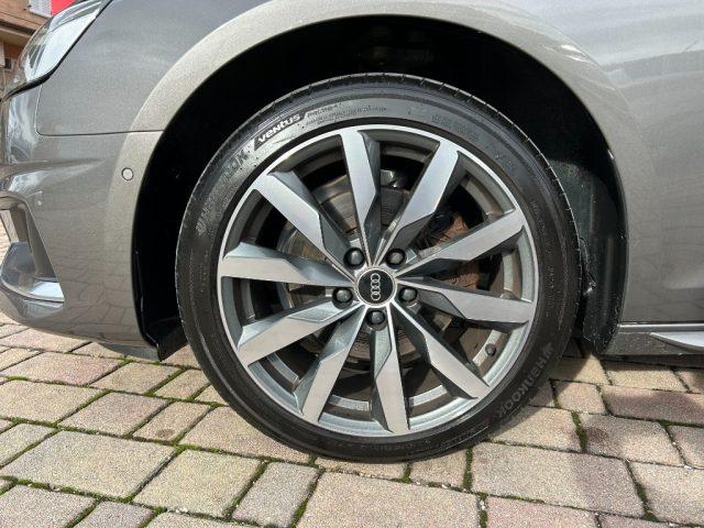 AUDI A4 Avant 30 TDI/136 CV S tronic S line