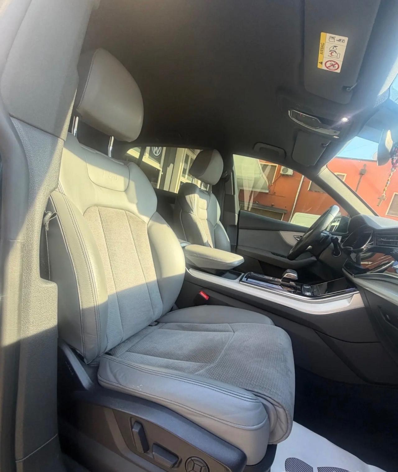 Audi Q8 55 TFSI quattro tiptronic Sport